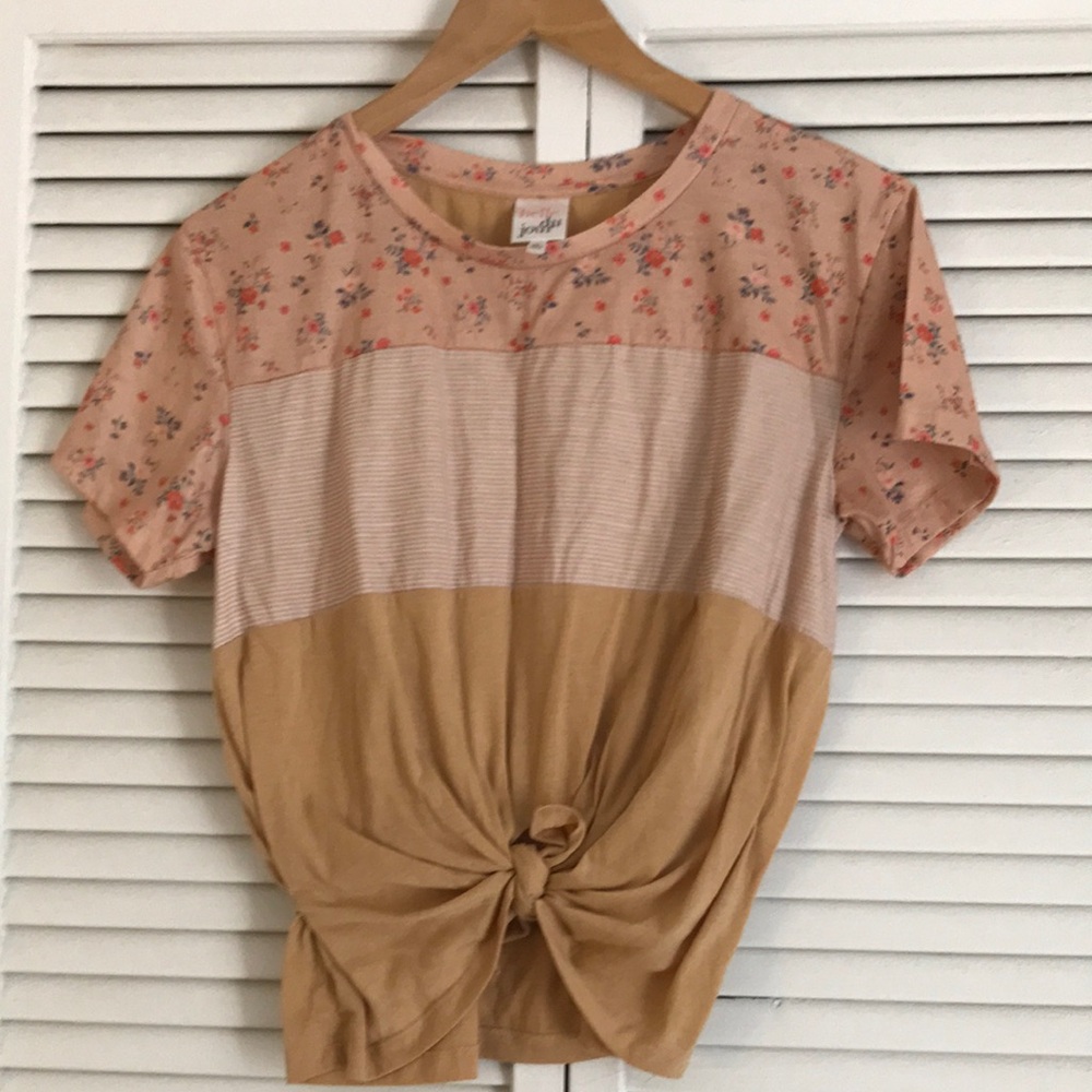 Belle du jour Floral and Striped Knot-Front Top.SZ XL
